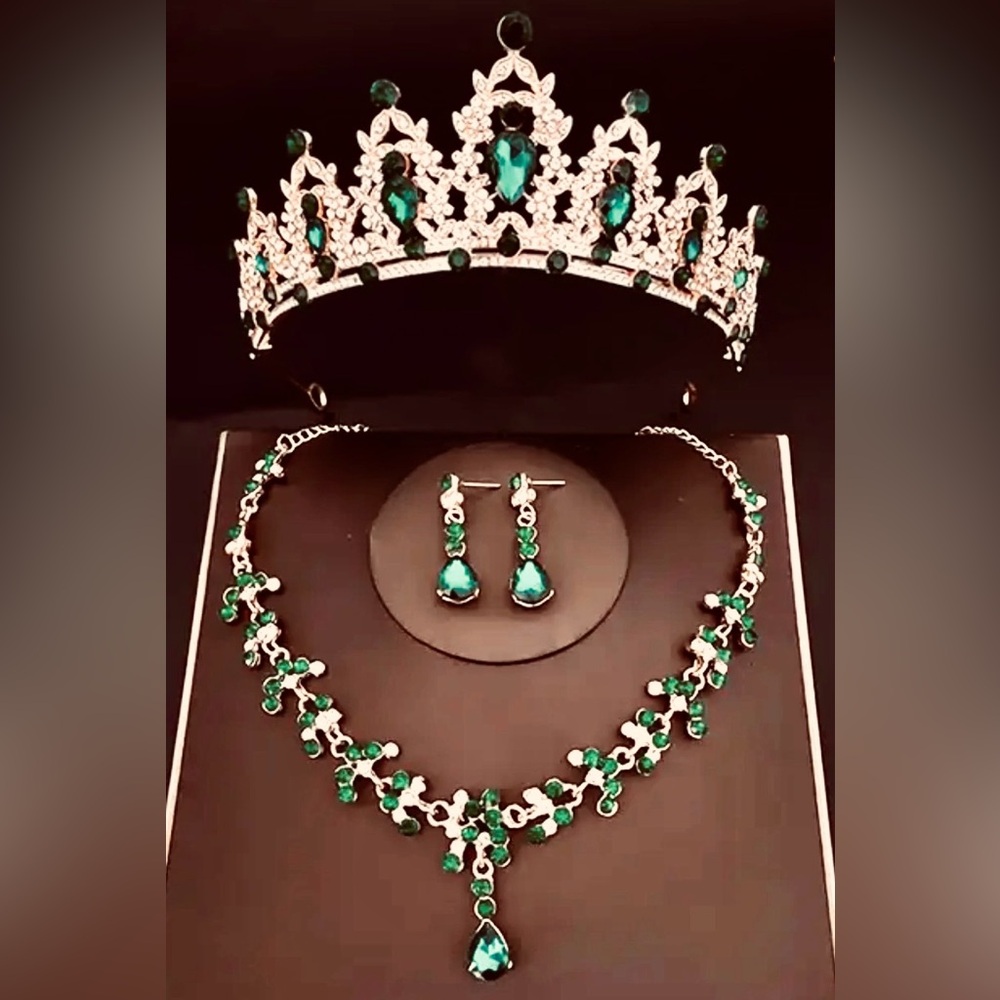 Gold Emerald 🟢 Crystal Necklace, Drop Earrings 👑 Tiara Disney Ariel inspired
